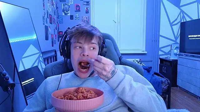 Snapshot of DENIS_HERE chatting on 3, 3, 2025 DENIS HERE online show from 3, 3, 2025