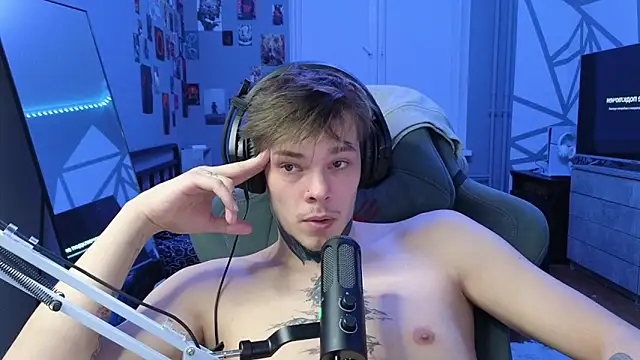 Snapshot of DENIS_HERE chatting on 3, 3, 2025 DENIS HERE online show from 3, 3, 2025