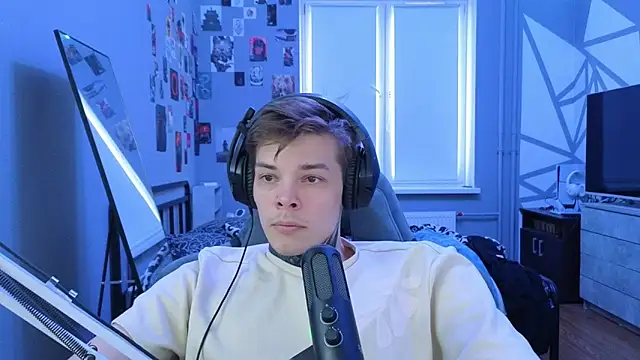 Snapshot of DENIS_HERE chatting on 11, 3, 2025 DENIS HERE online show from 11, 3, 2025