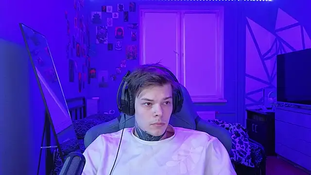 Snapshot of DENIS_HERE chatting on 11, 3, 2025 DENIS HERE online show from 11, 3, 2025