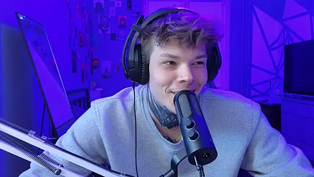 Snapshot of DENIS_HERE chatting on 13, 3, 2025 DENIS HERE online show from 13, 3, 2025