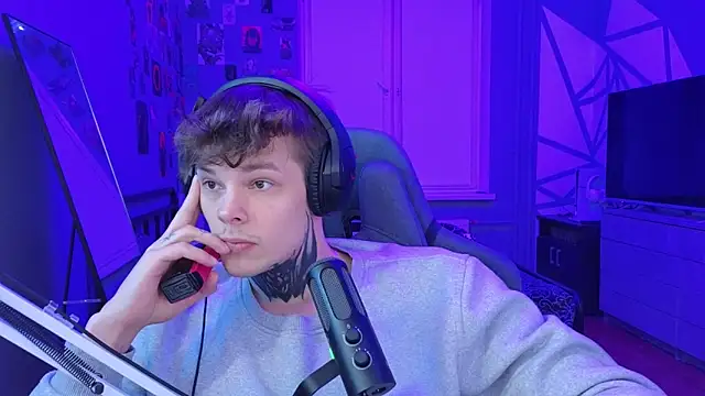 Snapshot of DENIS_HERE chatting on 15, 3, 2025 DENIS HERE online show from 15, 3, 2025