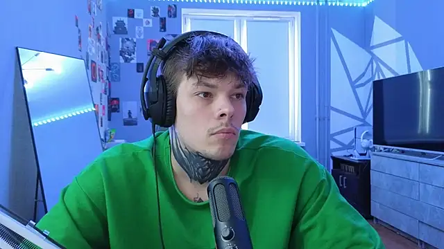 Snapshot of DENIS_HERE chatting on 19, 3, 2025 DENIS HERE online show from 19, 3, 2025