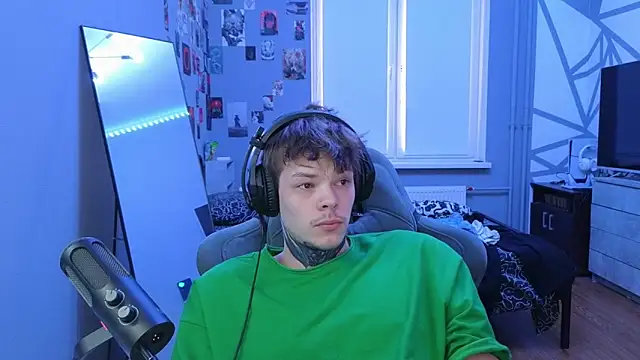 Snapshot of DENIS_HERE chatting on 19, 3, 2025 DENIS HERE online show from 19, 3, 2025