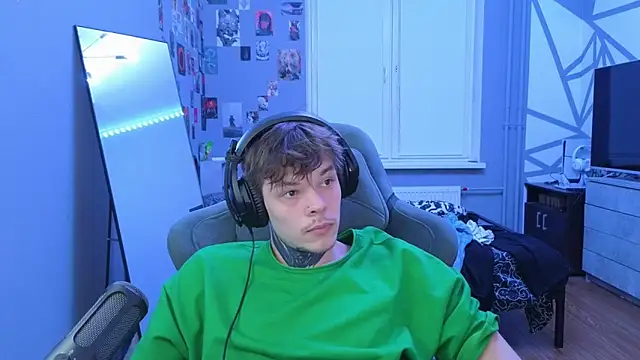 Snapshot of DENIS_HERE chatting on 19, 3, 2025 DENIS HERE online show from 19, 3, 2025