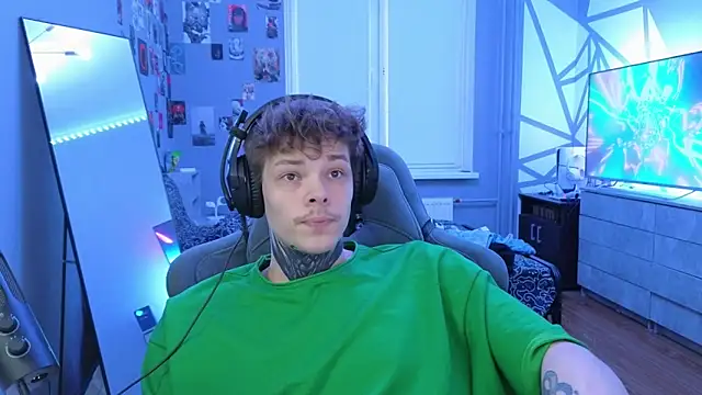 Snapshot of DENIS_HERE chatting on 20, 3, 2025 DENIS HERE online show from 20, 3, 2025