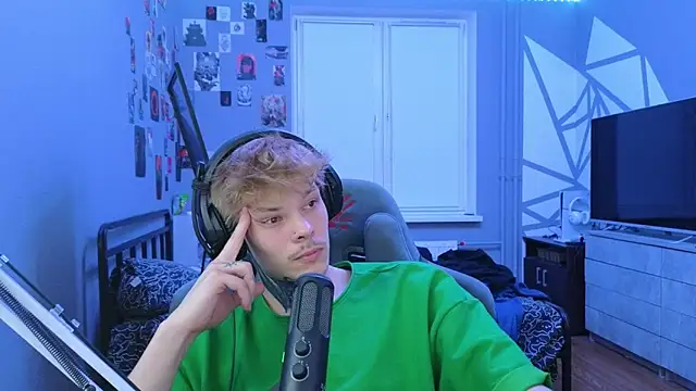 Snapshot of DENIS_HERE chatting on 22, 3, 2025 DENIS HERE online show from 22, 3, 2025