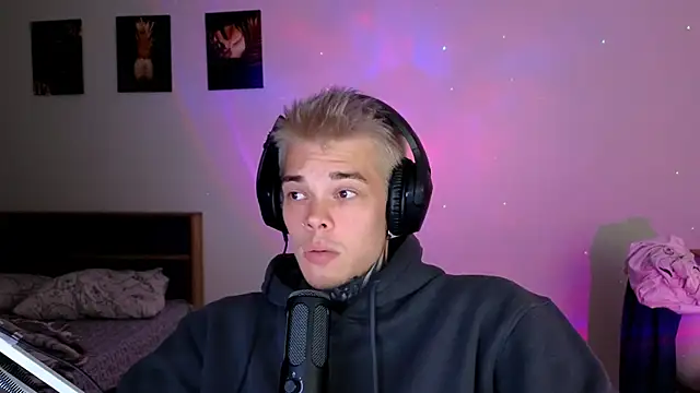 Snapshot of DENIS_HERE chatting on 8, 9, 2025 DENIS HERE online show from 8, 9, 2025