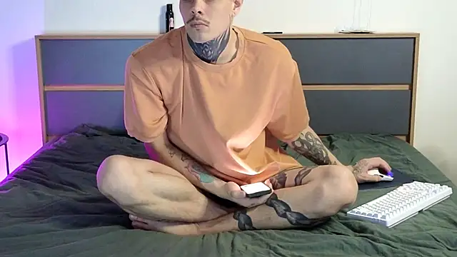 Snapshot of DENIS_HERE chatting on 10, 11, 2025 DENIS HERE online show from 10, 11, 2025