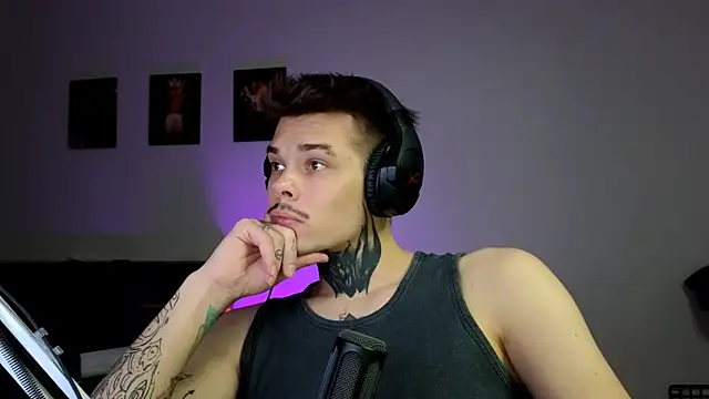 Snapshot of DENIS_HERE chatting on 12, 11, 2025 DENIS HERE online show from 12, 11, 2025