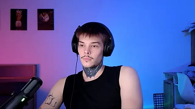 Snapshot of DENIS_HERE chatting on 21, 11, 2025 DENIS HERE online show from 21, 11, 2025