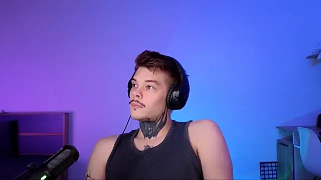 Snapshot of DENIS_HERE chatting on 22, 11, 2025 DENIS HERE online show from 22, 11, 2025