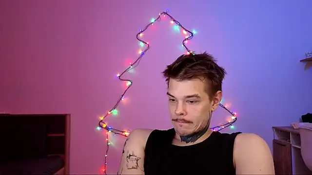 Snapshot of DENIS_HERE chatting on 28, 11, 2025 DENIS HERE online show from 28, 11, 2025