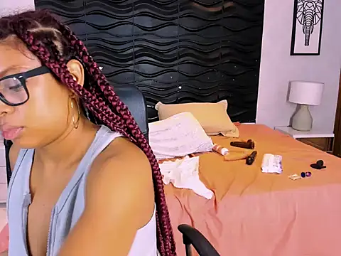 Snapshot of Naomi_Tylers chatting on 26, 10, 2025 Naomi Tylers online show from 26, 10, 2025