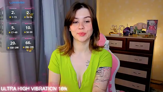 Snapshot of cutie_mili chatting on 7, 11, 2025 cutie mili online show from 7, 11, 2025