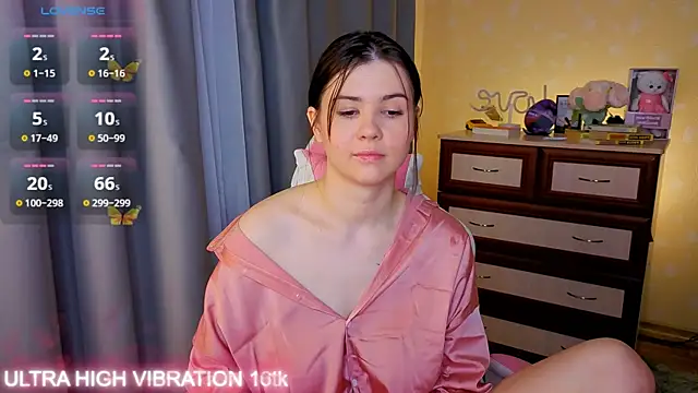 Snapshot of cutie_mili chatting on 10, 11, 2025 cutie mili online show from 10, 11, 2025