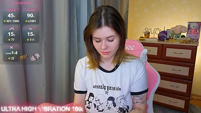 Snapshot of cutie_mili chatting on 18, 11, 2025 cutie mili online show from 18, 11, 2025