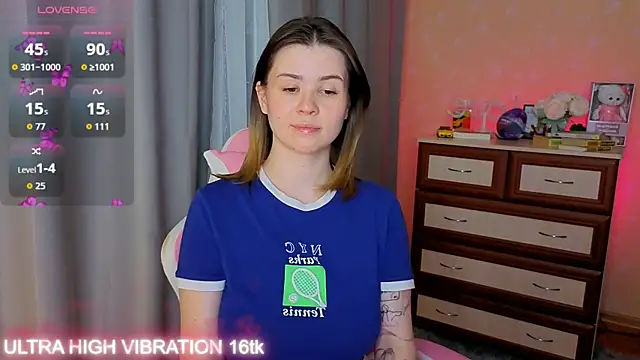 Snapshot of cutie_mili chatting on 21, 11, 2025 cutie mili online show from 21, 11, 2025