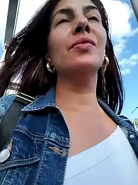 scarlett moore online show from 1, 2, 2025