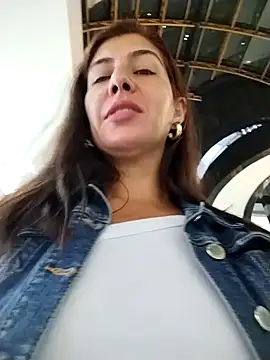 scarlett moore online show from 2, 2, 2025