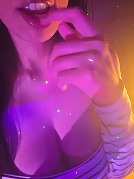 Snapshot of aloneathome chatting on 4, 12, 2025 aloneathome online show from 4, 12, 2025