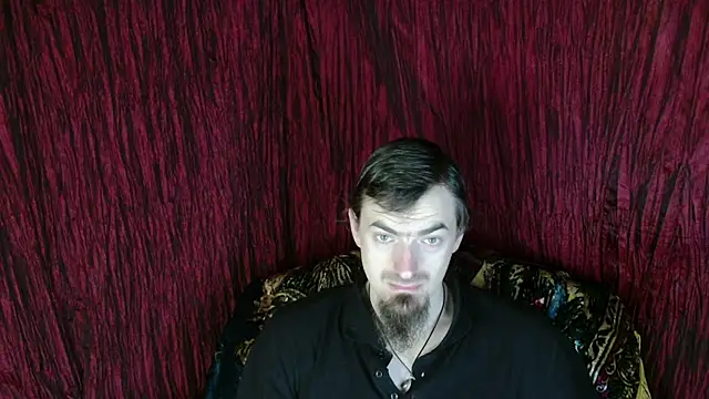 Snapshot of ConanJones chatting on 19, 11, 2025 ConanJones online show from 19, 11, 2025