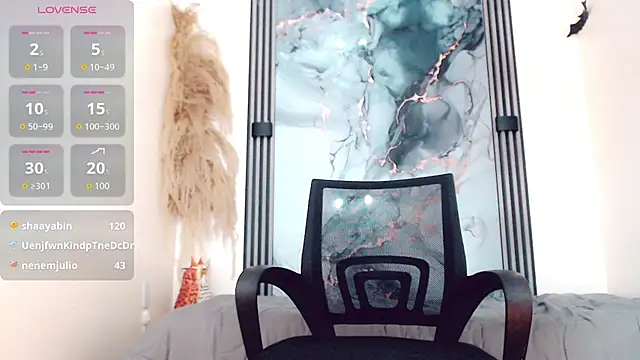 hilary rodriguez online show from 18, 11, 2025