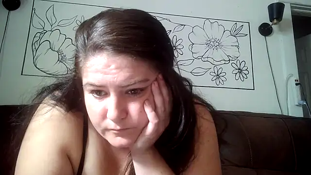 Snapshot of creativescholar1992 chatting on 8, 9, 2025 creativescholar1992 online show from 8, 9, 2025