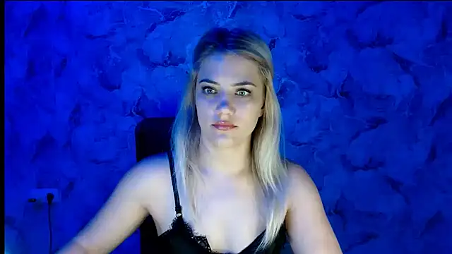 Snapshot of nika_gold1 chatting on 13, 10, 2025 nika gold1 online show from 13, 10, 2025
