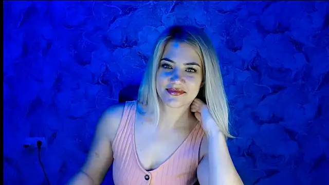 Snapshot of nika_gold1 chatting on 28, 10, 2025 nika gold1 online show from 28, 10, 2025