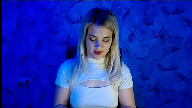 Snapshot of nika_gold1 chatting on 9, 11, 2025 nika gold1 online show from 9, 11, 2025