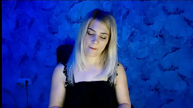 Snapshot of nika_gold1 chatting on 10, 11, 2025 nika gold1 online show from 10, 11, 2025