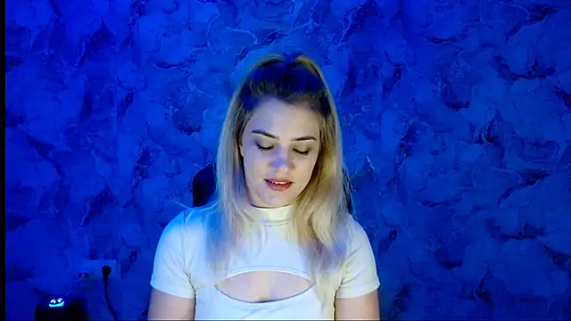 Snapshot of nika_gold1 chatting on 15, 12, 2025 nika gold1 online show from 15, 12, 2025