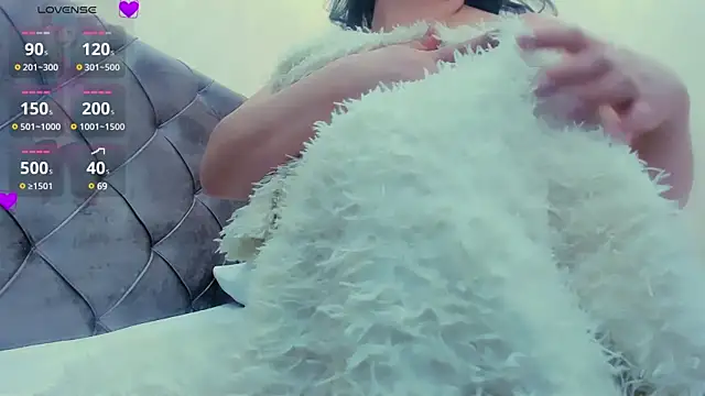 Snapshot of HinaJeen chatting on 19, 12, 2024 HinaJeen online show from 19, 12, 2024