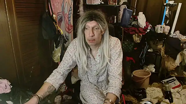 Snapshot of Ombeline1 chatting on 9, 1, 2026 Ombeline1 online show from 9, 1, 2026