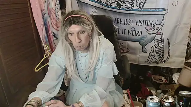 Snapshot of Ombeline1 chatting on 7, 2, 2026 Ombeline1 online show from 7, 2, 2026