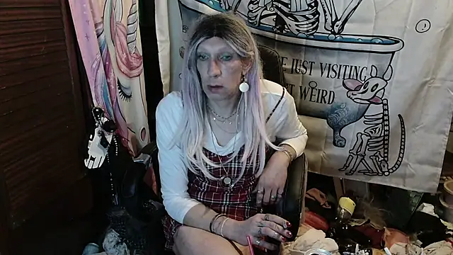 Snapshot of Ombeline1 chatting on 5, 3, 2026 Ombeline1 online show from 5, 3, 2026
