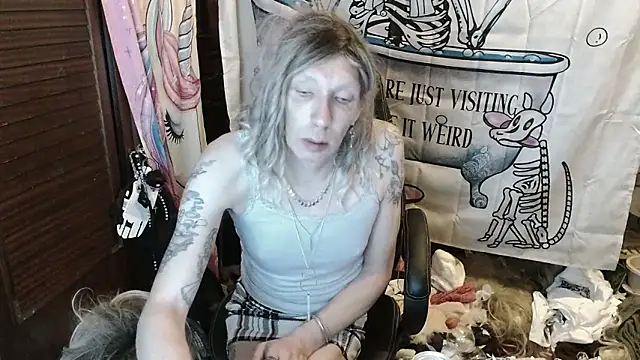 Snapshot of Ombeline1 chatting on 6, 3, 2026 Ombeline1 online show from 6, 3, 2026