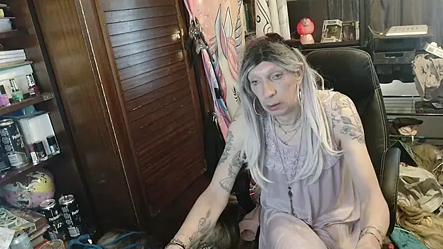 Snapshot of Ombeline1 chatting on 21, 4, 2026 Ombeline1 online show from 21, 4, 2026