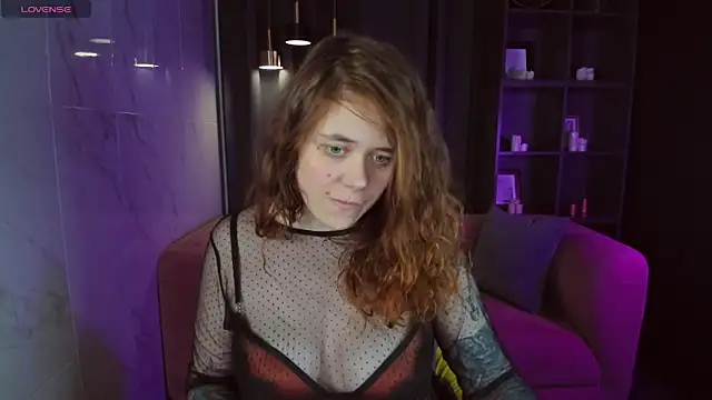 Snapshot of SophiePure chatting on 18, 12, 2024 SophiePure online show from 18, 12, 2024