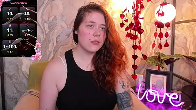 Snapshot of SophiePure chatting on 14, 2, 2025 SophiePure online show from 14, 2, 2025