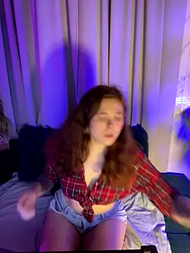 Snapshot of SophiePure chatting on 4, 11, 2025 SophiePure online show from 4, 11, 2025