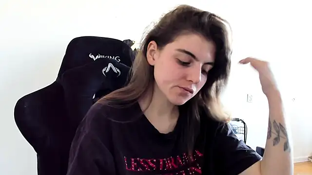 emmamurrr online show from 11, 9, 2025