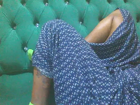 Snapshot of Sexy_Riri chatting on 14, 11, 2025 Sexy Riri online show from 14, 11, 2025