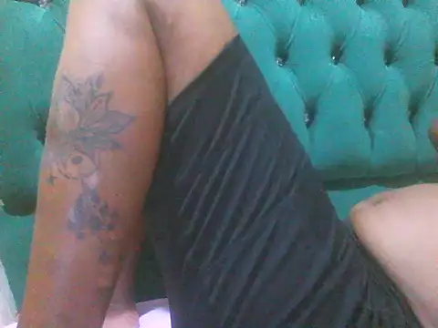 Snapshot of Sexy_Riri chatting on 28, 11, 2025 Sexy Riri online show from 28, 11, 2025