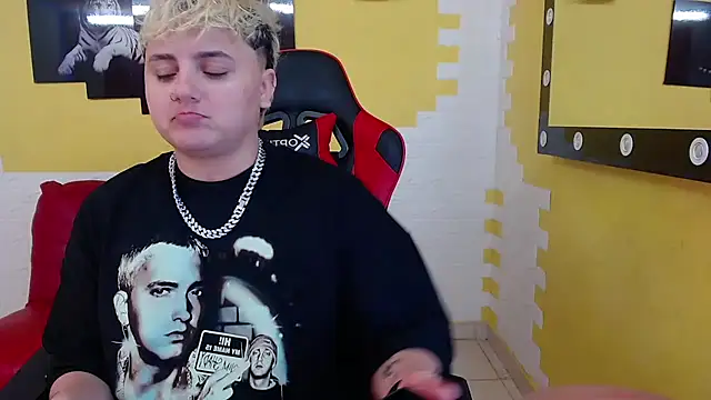 isabeautyx19 online show from 11, 1, 2025