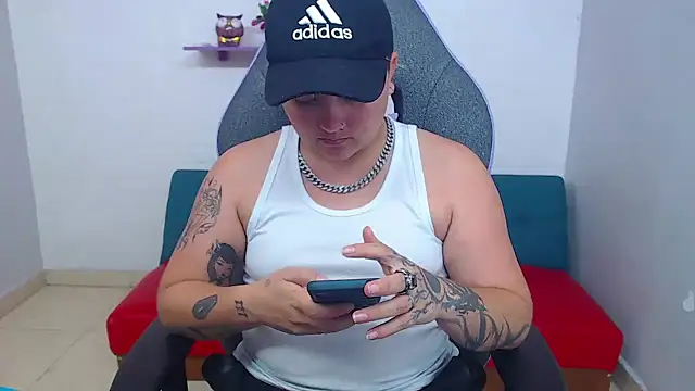 isabeautyx19 online show from 28, 1, 2025