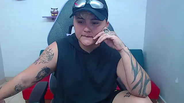 isabeautyx19 online show from 1, 2, 2025