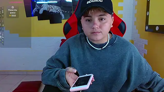 isabeautyx19 online show from 9, 3, 2025