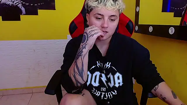 isabeautyx19 online show from 21, 3, 2025